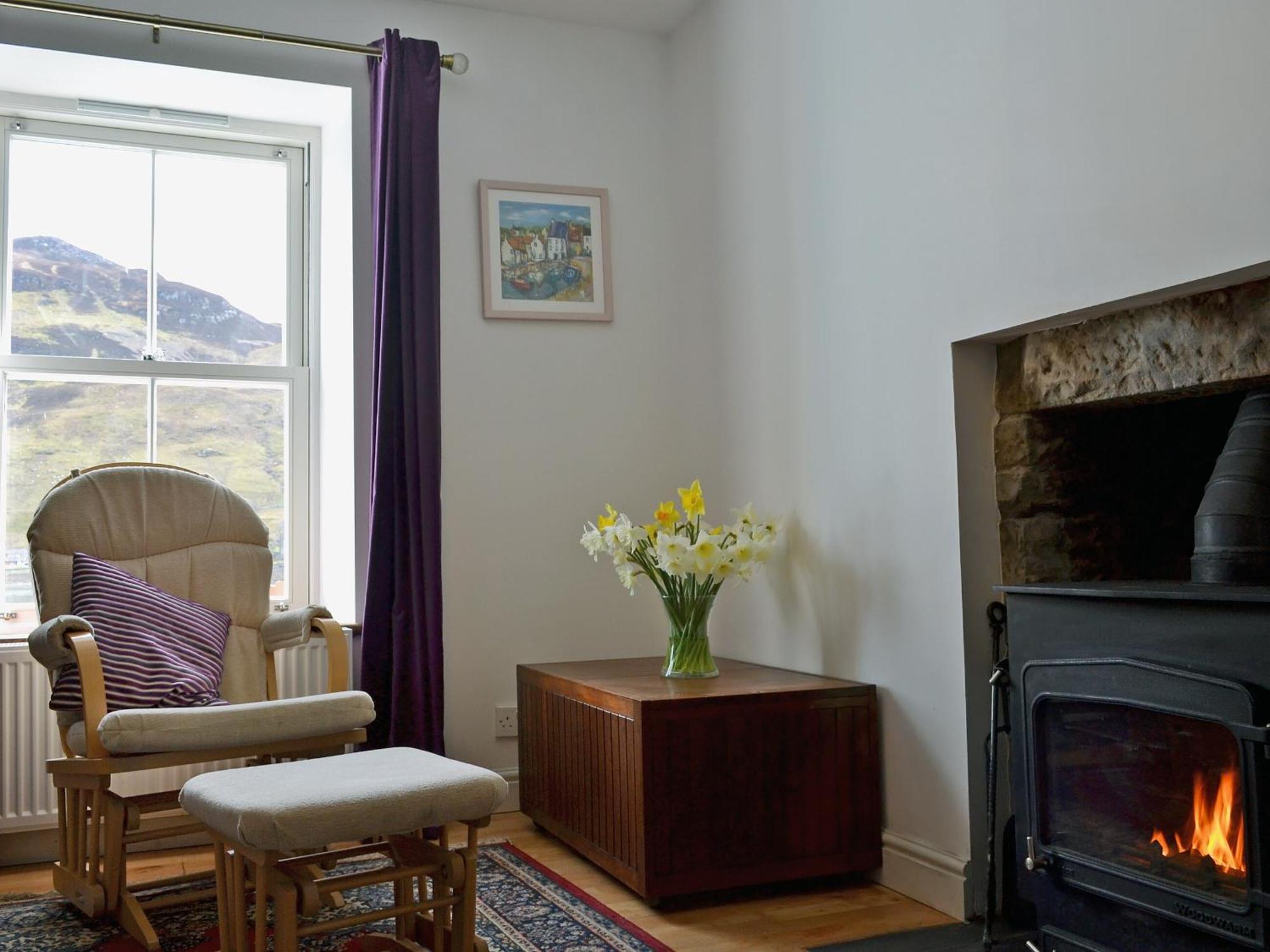 Loch Shore Cottage Dornie Exterior photo