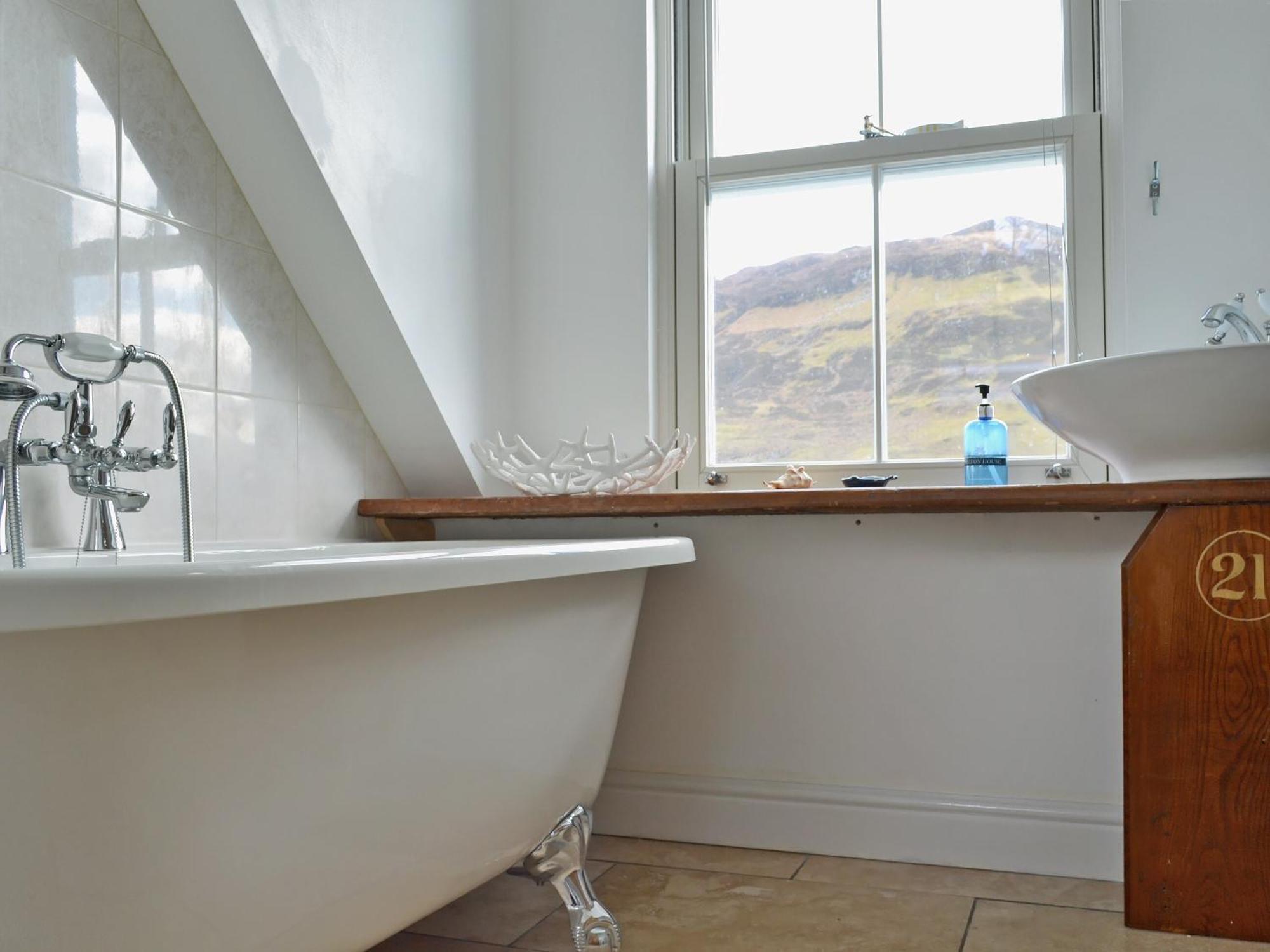 Loch Shore Cottage Dornie Exterior photo
